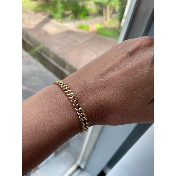 Gold Curb Chain Bracelet - Picture 2 of 5